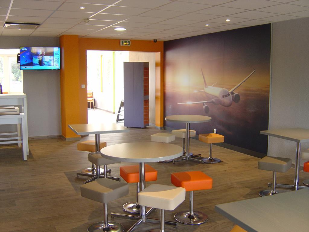 Ibis Budget Marseille Aeroport Provence Vitrolles  Exterior photo